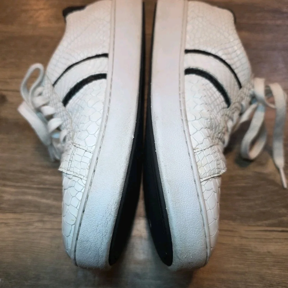 Michael Kors White Sneakers with Black Accents - Picture 4 of 9
